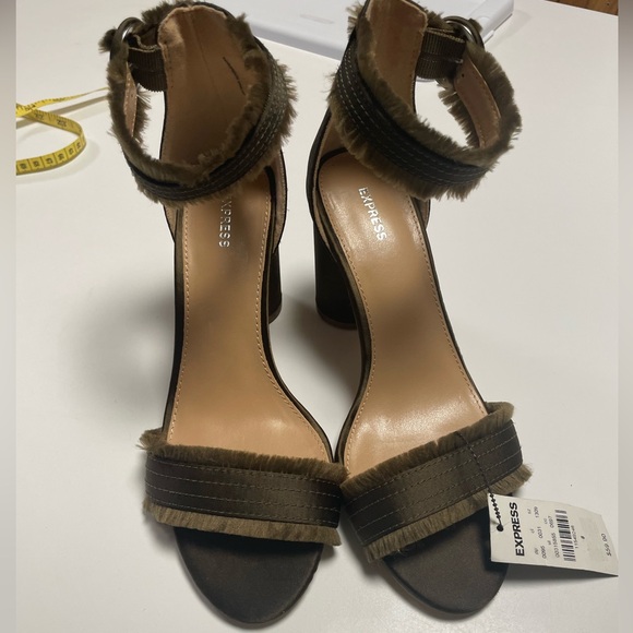 Express shoes size 8 with block heel NWT - Picture 1 of 8
